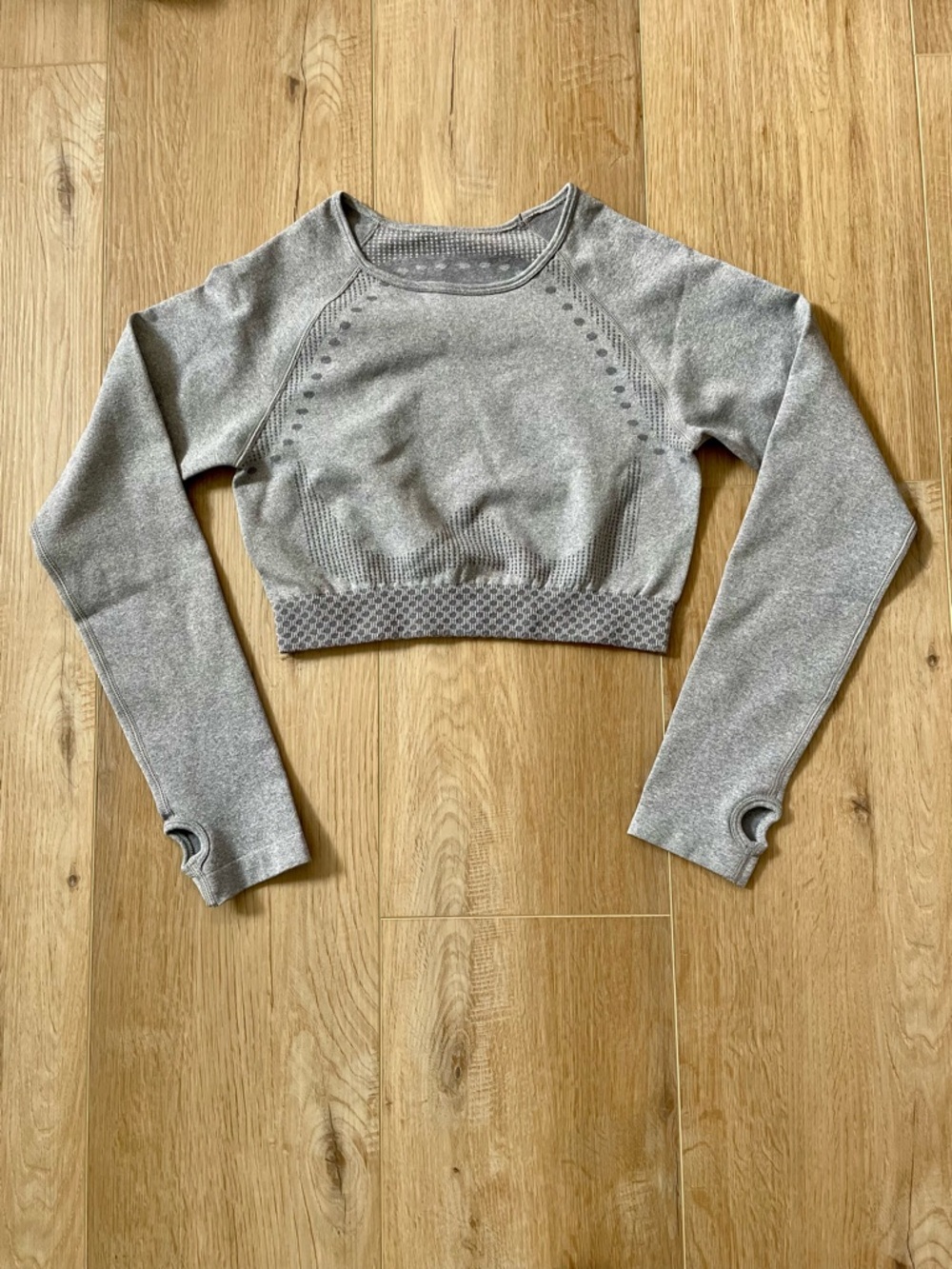 Seamless Long Sleeve Workout Crop Top - Gray Marl with Thumb Holes‎ - Large